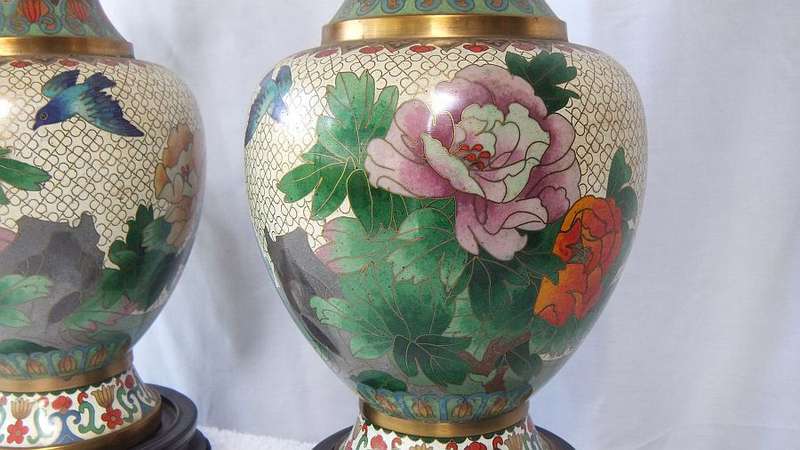 SO DIVINE , MAKES ME HAPPY .... A GORGEOUS PAIR OF CHINESE CLOISONNE VASES IN AMAZING CONDITION !!