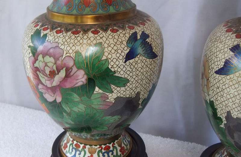 SO DIVINE , MAKES ME HAPPY .... A GORGEOUS PAIR OF CHINESE CLOISONNE VASES IN AMAZING CONDITION !!
