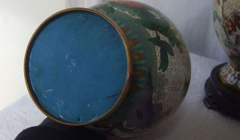 SO DIVINE , MAKES ME HAPPY .... A GORGEOUS PAIR OF CHINESE CLOISONNE VASES IN AMAZING CONDITION !!