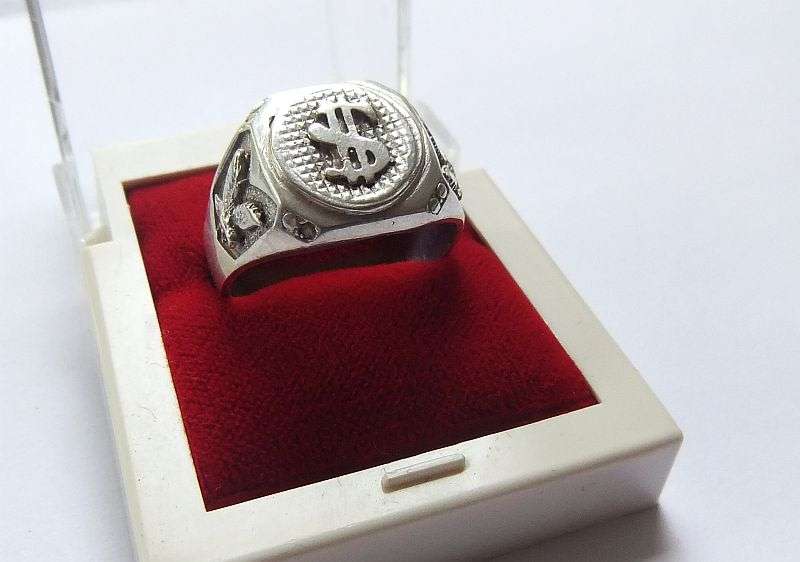 A TOTALLY COOL SOLID STERLING SILVER "" DOLLAR "" RING WITH EAGLE MOTIFS !! FREE COMBINING !!