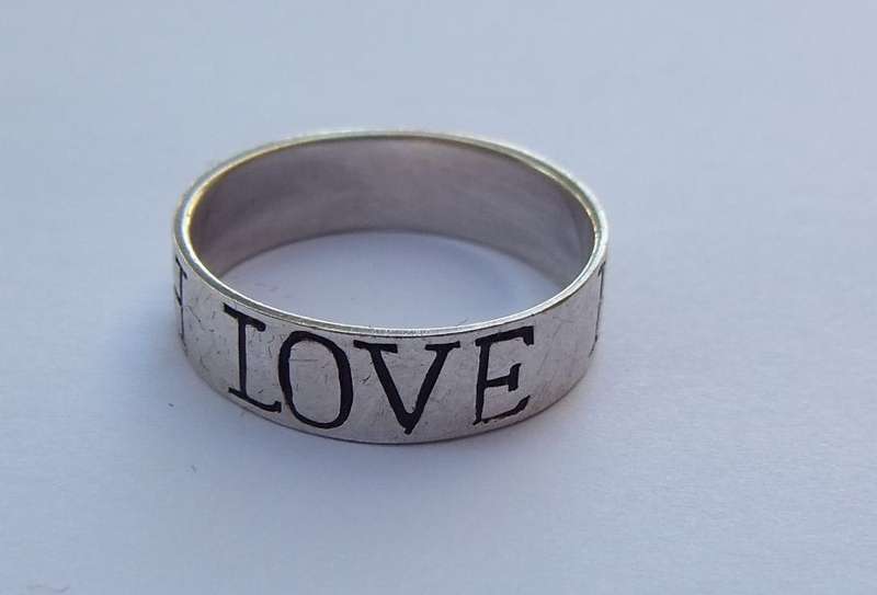 LOVE !! HOPE !! FAITH !! A GOOD QUALITY SOLID STERLING SILVER RING OF VIRTUES !! FREE COMBINING !!