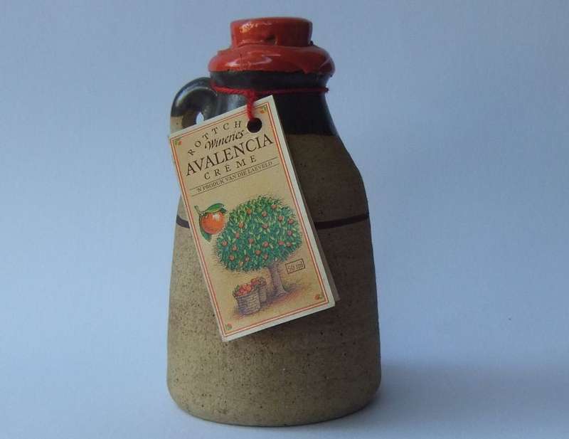SEALED !! 50 ML VINTAGE MINIATURE !!  ? % ALCOHOL ..."" ROTTCH WINERIES "" AVALENCIA CREME