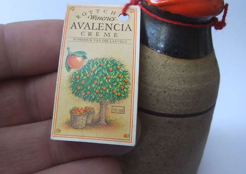SEALED !! 50 ML VINTAGE MINIATURE !!  ? % ALCOHOL ..."" ROTTCH WINERIES "" AVALENCIA CREME