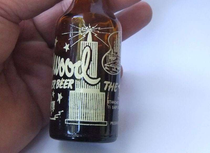 MADE IN JOHANNESBURG !! AFRICANA !! A VINTAGE MINIATURE " HOLLYWOOD " GINGER BEER BOTTLE !! WOW !!