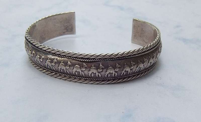 A COOL ADJUSTABLE CAMEL MOTIF CUFF BANGLE !! GOOD QUALITY !! GOOD WEIGHT !! ALL IN ALL A GOOD PIECE