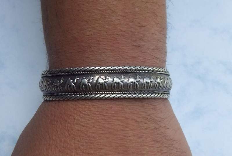 A COOL ADJUSTABLE CAMEL MOTIF CUFF BANGLE !! GOOD QUALITY !! GOOD WEIGHT !! ALL IN ALL A GOOD PIECE