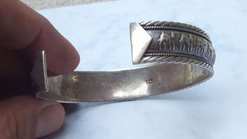 A COOL ADJUSTABLE CAMEL MOTIF CUFF BANGLE !! GOOD QUALITY !! GOOD WEIGHT !! ALL IN ALL A GOOD PIECE