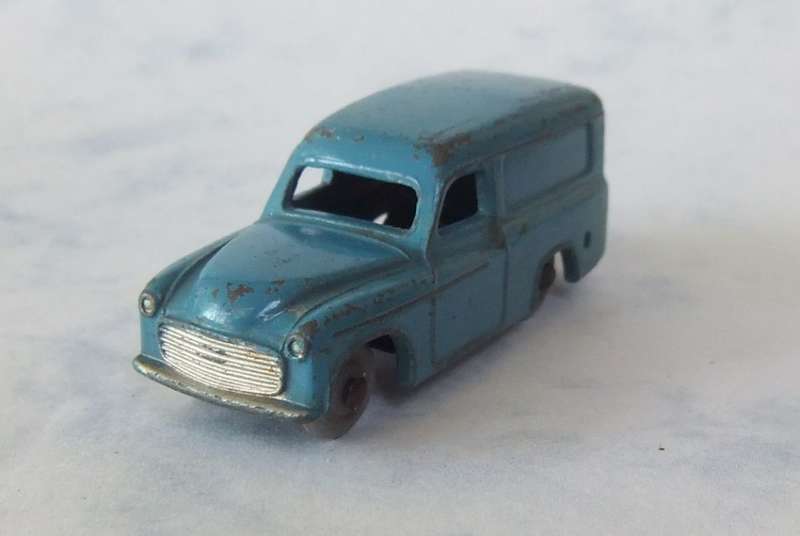 RARE COLLECTORS ITEM !! A VINTAGE ""DUBLO DINKY TOYS "" METAL PANEL VAN !! MECCANO ENGLAND !! WOW !!