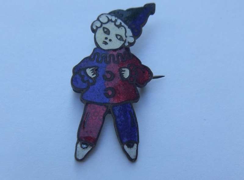 VINTAGE JEWEL ALERT !! ENAMELLED CLOWN BROOCHES , 1940`S PIXIE PIN AND VINTAGE EARRINGS !! NICE LOT