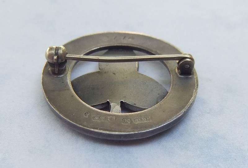 NEVER SEEN THIS BEFORE ? A SOLID STERLING SILVER BADGE !! THE MOUNTAIN CLUB OF SOUTH AFRICA  !! MOOI
