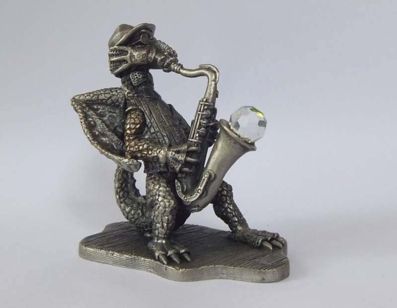 THE COOL DUDE - A PEWTER STATUE DESIGNED BY MARK LOCKER FOR TUDOR MINT - DRAGON PLAYING SAXOPHONE !!