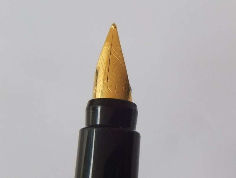 AS NEW CONDITION !! A PARKER FOUNTAIN AND A PARKER ROLLERBALL PEN IN ORIGINAL BOX !! WOW !!
