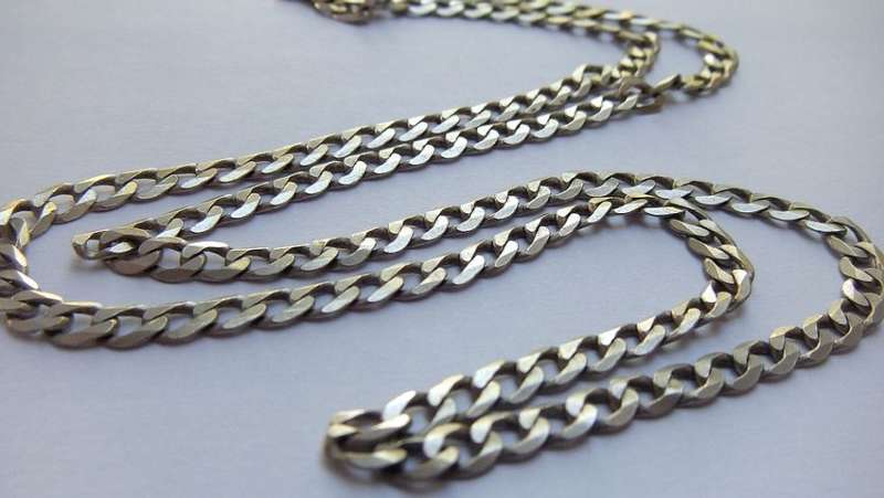 WOW !! A MARVELOUS 61 CM SOLID STERLING SILVER NECKLACE IN GOOD CONDITION !! AWESOME DEAL !!