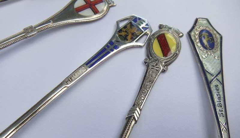 OH WOW !! A LOT OF FIVE SOLID SILVER AND ENAMEL TEASPOONS !! EXCELLENT DETAIL !! 80% SILVER CONTENT