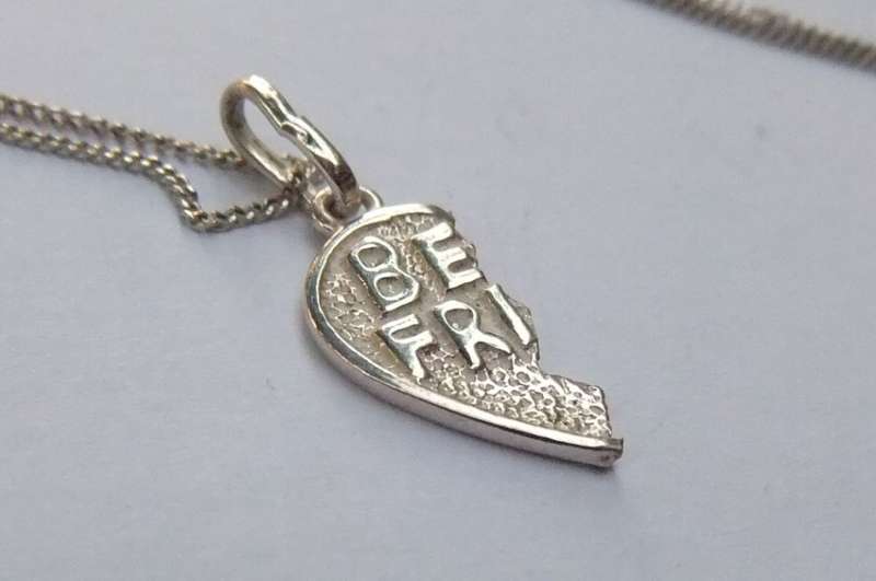 CRAZY DEAL !! THREE DAINTY STERLING SILVER NECKLACES WITH THREE STERLING SILVER PENDANTS !! COOL !!