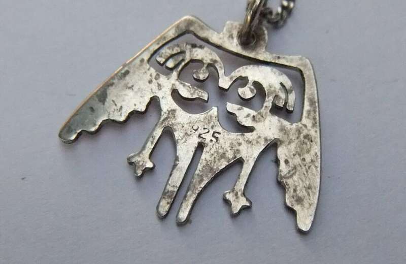 CRAZY DEAL !! THREE DAINTY STERLING SILVER NECKLACES WITH THREE STERLING SILVER PENDANTS !! COOL !!