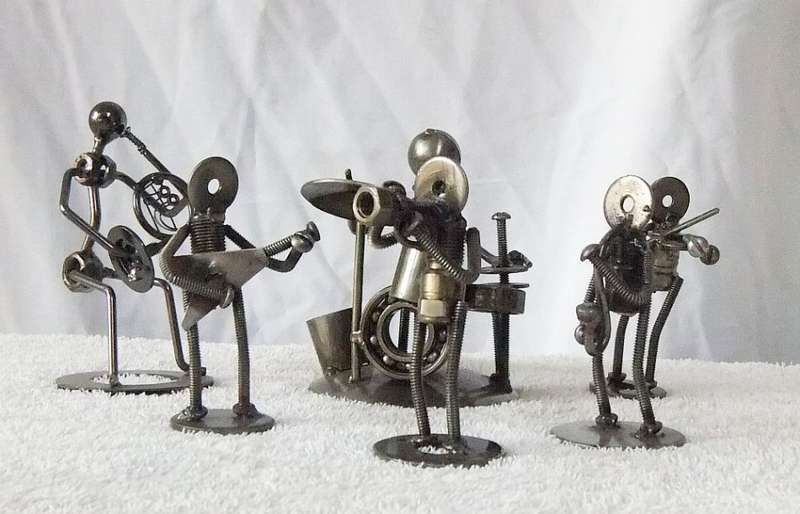 BOLT YOURSELF DOWN IF YOU ARE NUTS ABOUT MUSIC !! A REALLY COOL ""HEAVY METAL"" BAND !! BID FOR ALL