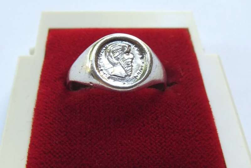 COOL FIND !! A VINTAGE LOOK SOLID STERLING SILVER ""COIN"" RING !! FREE COMBINING !!