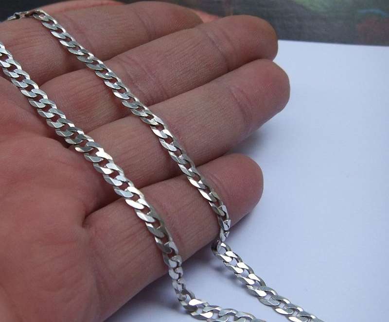 COOL !! A GREAT QUALITY 51 CM SOLID STERLING SILVER NECKLACE WITH SLIGHTLY OVERSIZED CLASP !! WOW !!