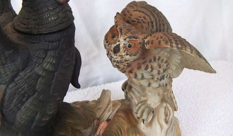 EXCEPTIONALLY RARE- A 1985 LIMITED EDITION WILD TURKEY 8 YEAR OLD BOURBON WHISKEY IN SEALED DECANTER