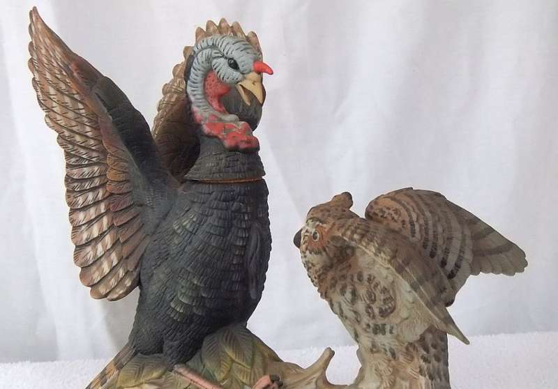 EXCEPTIONALLY RARE- A 1985 LIMITED EDITION WILD TURKEY 8 YEAR OLD BOURBON WHISKEY IN SEALED DECANTER