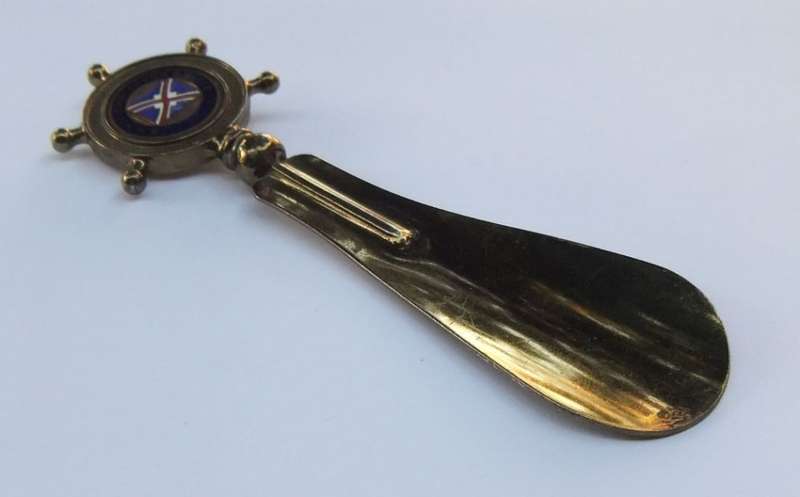 A VINTAGE SHOE HORN MADE FOR THE R.M.M.V CARNARVON CASTLE - UNION CASTLE LINE