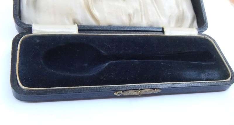 AN ANTIQUE BOX FOR A SILVER SPOON