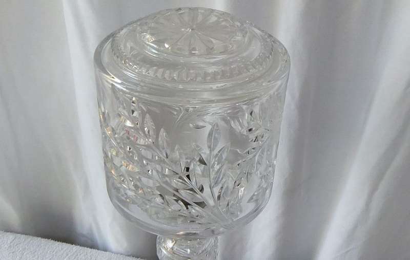 AMAZING FIND !! A TALL HEAVY ALMOST 4KG 2 PIECE CUT GLASS LAMP !! NEVER SEEN BEFORE !!