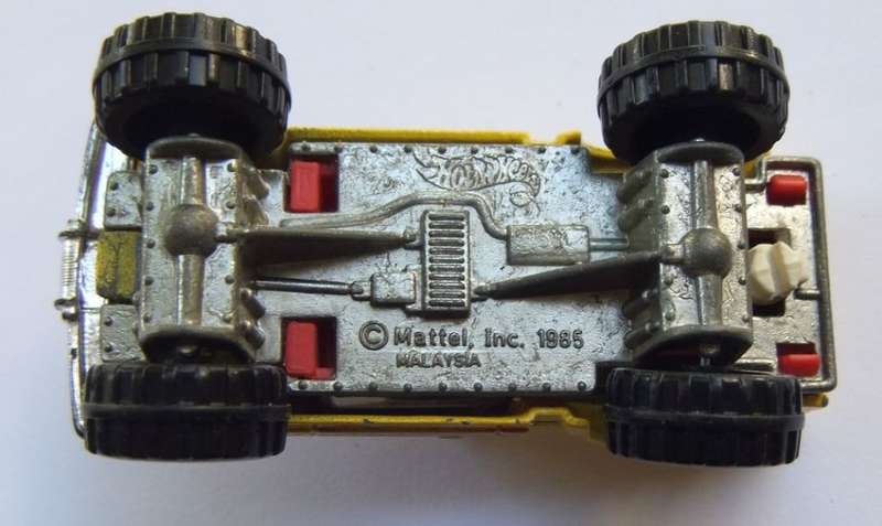 A VINTAGE 1985 MONSTER TRUCK BY HOTWHEELS