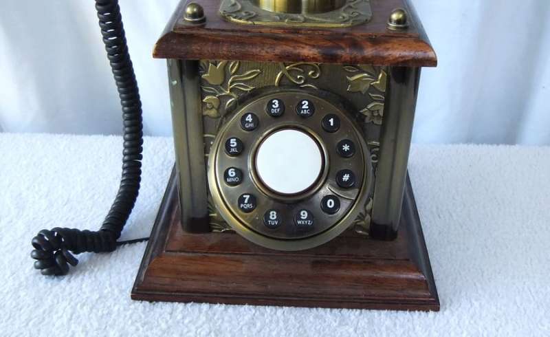 FULLY FUNCTIONAL !! A BEAUTIFUL VINTAGE LOOK TELEPHONE !! WOOD & METAL !! QUALITY FIND !!