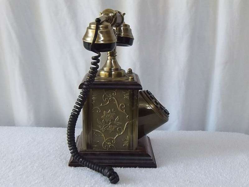 FULLY FUNCTIONAL !! A BEAUTIFUL VINTAGE LOOK TELEPHONE !! WOOD & METAL !! QUALITY FIND !!