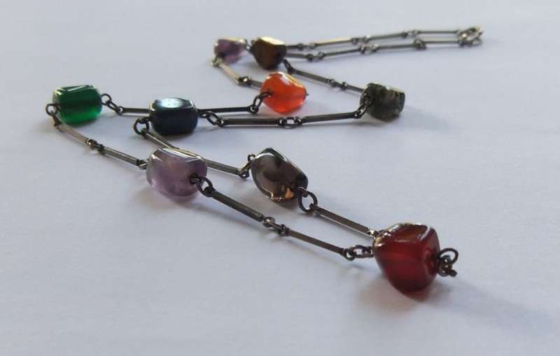 A RARE VINTAGE SOLID SILVER NECKLACE WITH POLISHED GEMSTONES !! MUST SEE !! FULLY STAMPED AND TESTED