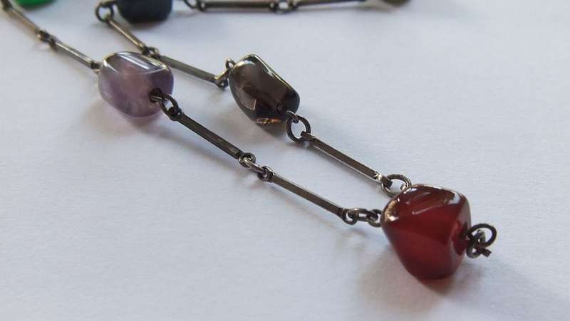 A RARE VINTAGE SOLID SILVER NECKLACE WITH POLISHED GEMSTONES !! MUST SEE !! FULLY STAMPED AND TESTED