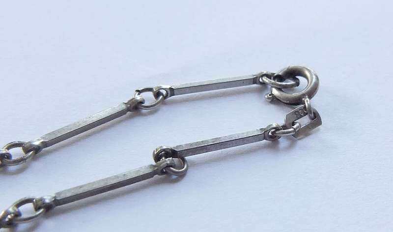 A RARE VINTAGE SOLID SILVER NECKLACE WITH POLISHED GEMSTONES !! MUST SEE !! FULLY STAMPED AND TESTED