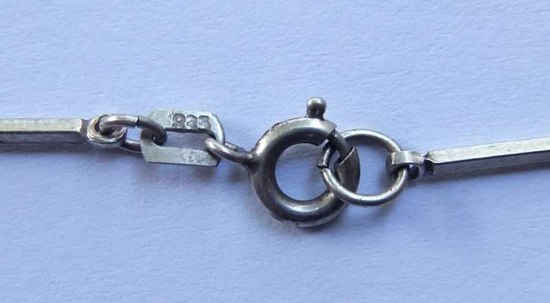 A RARE VINTAGE SOLID SILVER NECKLACE WITH POLISHED GEMSTONES !! MUST SEE !! FULLY STAMPED AND TESTED