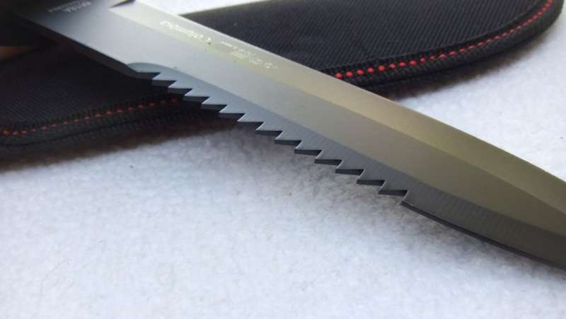 LOW START !! GREAT QUALITY HUNTING KNIFE WITH SHEATH AND RUBBERISED GRIP !! FREE COMBINING !!