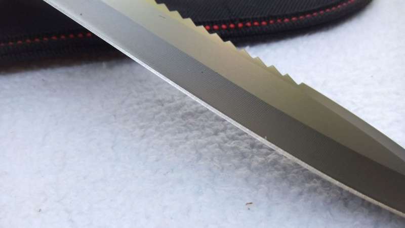 LOW START !! GREAT QUALITY HUNTING KNIFE WITH SHEATH AND RUBBERISED GRIP !! FREE COMBINING !!