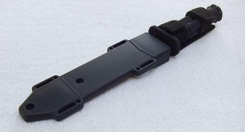 LOW START !! GREAT QUALITY HUNTING KNIFE WITH SHEATH AND RUBBERISED GRIP !! FREE COMBINING !!