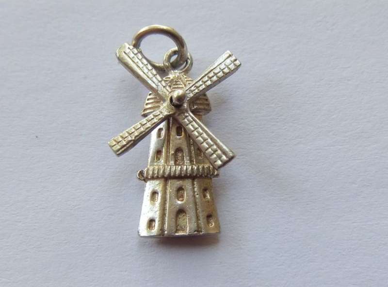 LOW START !! A VINTAGE GENUINE STERLING SILVER " MECHANICAL WINDMILL " CHARM !!