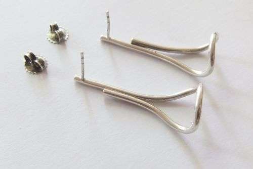A RATHER UNIQUE PAIR OF STERLING SILVER EARRINGS WITH BUTTERFLIES !! FULLY TESTED !!