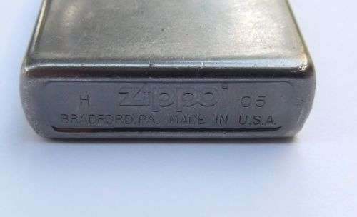 AN ORIGINAL ` GUN METAL ` ZIPPO !! SPARKING AND WORKING !! FREE COMBINING !! JUST ADD FUEL !!