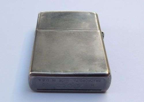 AN ORIGINAL ` GUN METAL ` ZIPPO !! SPARKING AND WORKING !! FREE COMBINING !! JUST ADD FUEL !!
