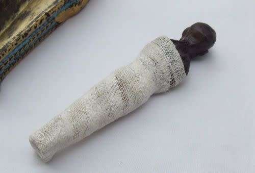 IT`S ALIVE !! NOT REALLY ! A HIGHLY DETAILED EGYPTIAN SARCOPHAGUS ORNAMENT WITH A MUMMY INSIDE !!