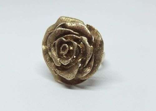 A GORGEOUS GOLD PLATED DESIGNER ROSE FORM SOLID STERLING SILVER RING - FREE SHIPPING