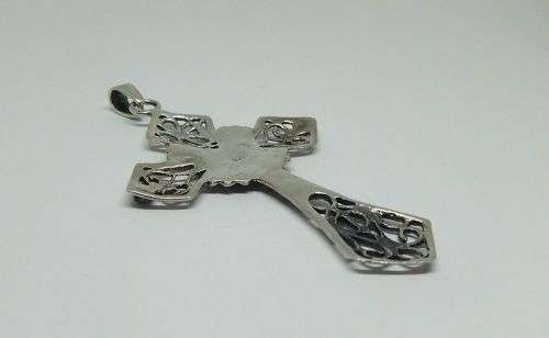 R1 START !! A large Gothic style solid Sterling Silver cross pendant - Never worn !! FREE COMBINING
