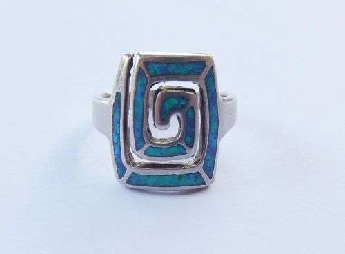 WOW !! AN EYE CATCHING SOLID STERLING SILVER AND FIRE OPAL RING IN EXCELLENT CONDITION !! GREAT FIND