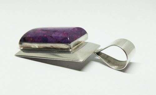 A BIG HEAVY GORGEOUS SOLID STERLING SILVER DESIGNER MADE PENDANT SET WITH A `MAGICAL` GEMSTONE !!