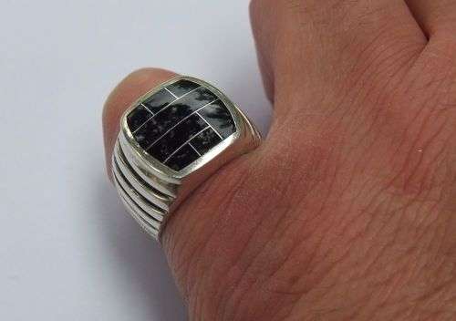 AN AWESOME SOLID STERLING SILVER DESIGNER STAMPED RING SET WITH GENUINE ONYX !! SUPER QUALITY !!