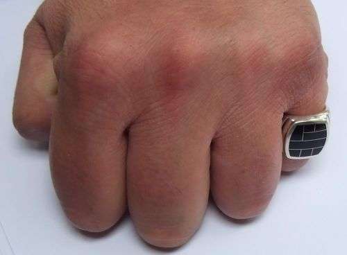 AN AWESOME SOLID STERLING SILVER DESIGNER STAMPED RING SET WITH GENUINE ONYX !! SUPER QUALITY !!
