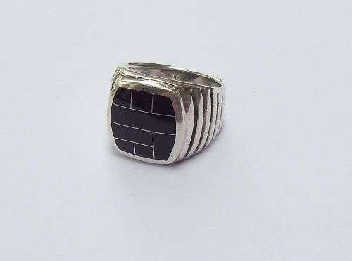 AN AWESOME SOLID STERLING SILVER DESIGNER STAMPED RING SET WITH GENUINE ONYX !! SUPER QUALITY !!